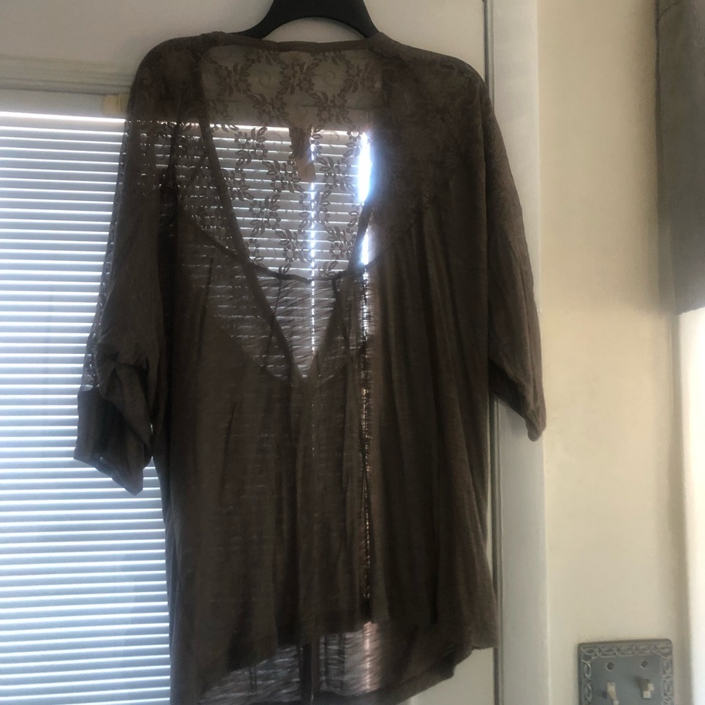 Spring top - Picture 2 of 2